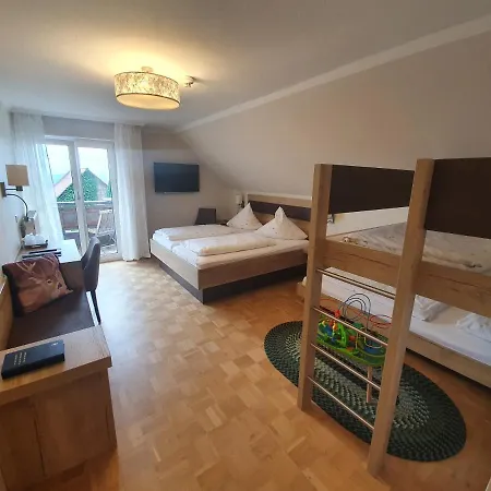 ホテル ＆ レストラン アム オブストガルテン Oberteuringen