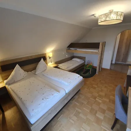 ＆ レストラン アム オブストガルテン ホテル Oberteuringen