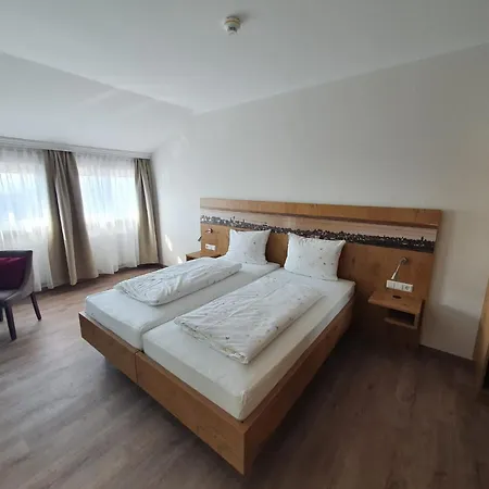 ＆ レストラン アム オブストガルテン ホテル