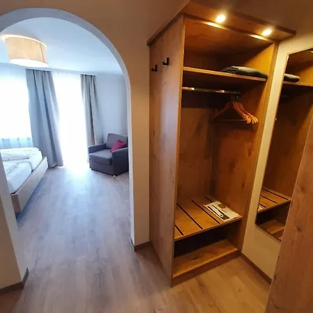 ホテル ＆ レストラン アム オブストガルテン 3*