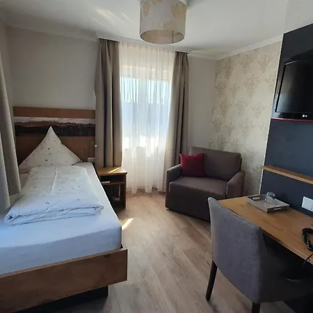 ＆ レストラン アム オブストガルテン ホテル Oberteuringen