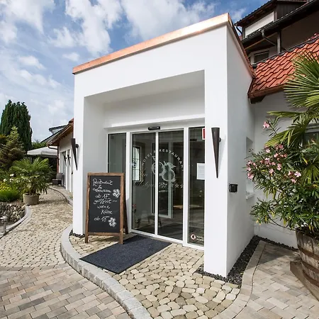 ＆ レストラン アム オブストガルテン 3*