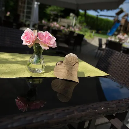 ＆ レストラン アム オブストガルテン Oberteuringen